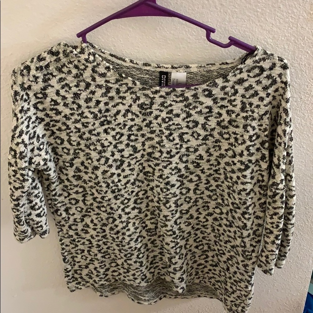 H&M Divided Black and White Leopard Print Sweater